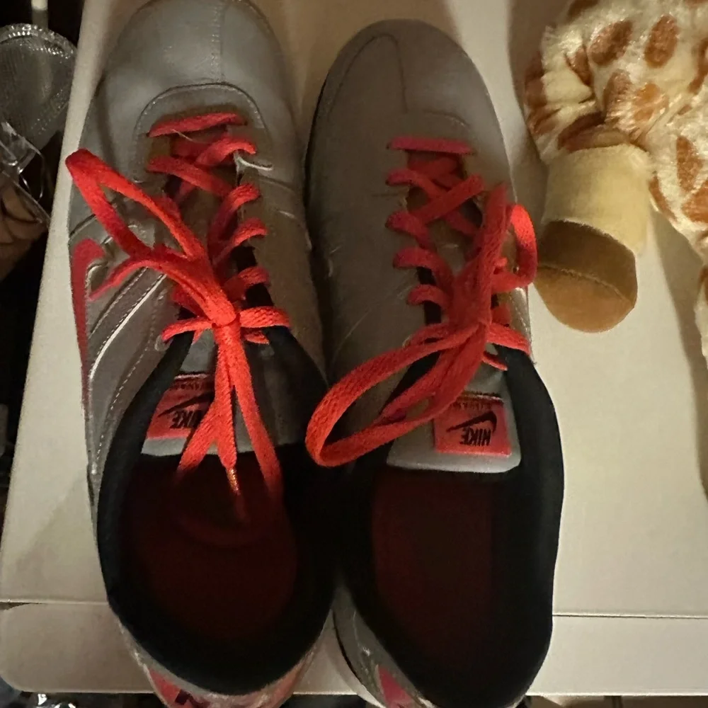 Nike Men's Gray and Red‎ Sneakers